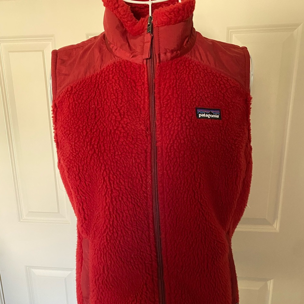 Patagonia Red Sherpa  Vest size M